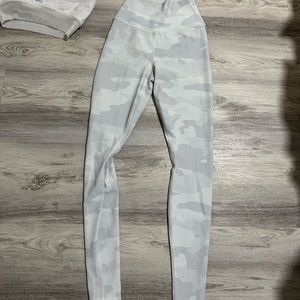 Alo yoga camo white  leggings